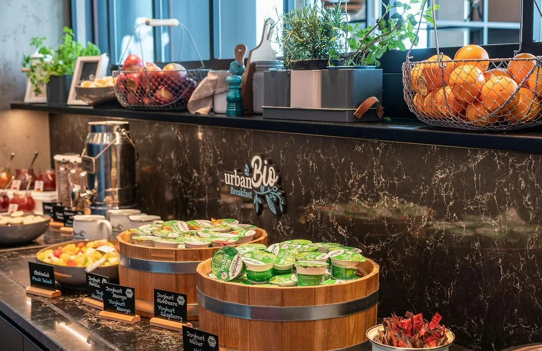 Motel One Berlin-Upper West-1